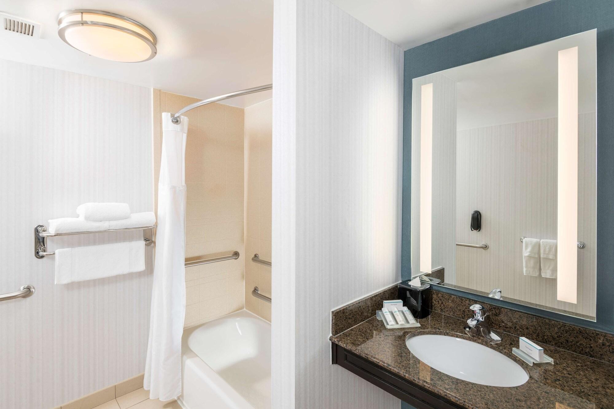 Hilton Garden Inn Silver Spring White Oak Buitenkant foto