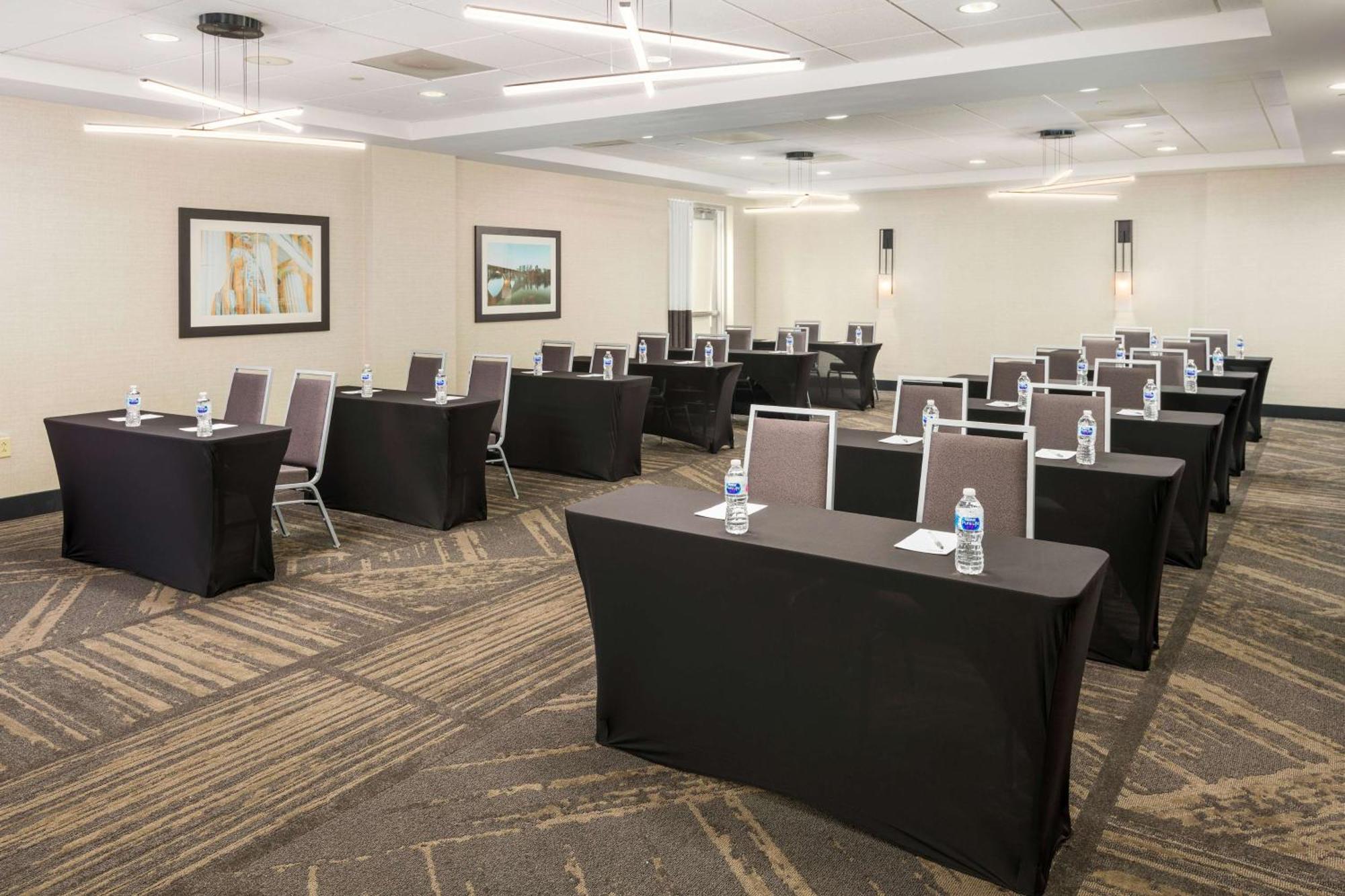 Hilton Garden Inn Silver Spring White Oak Buitenkant foto