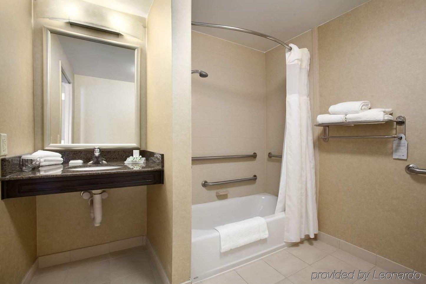 Hilton Garden Inn Silver Spring White Oak Kamer foto