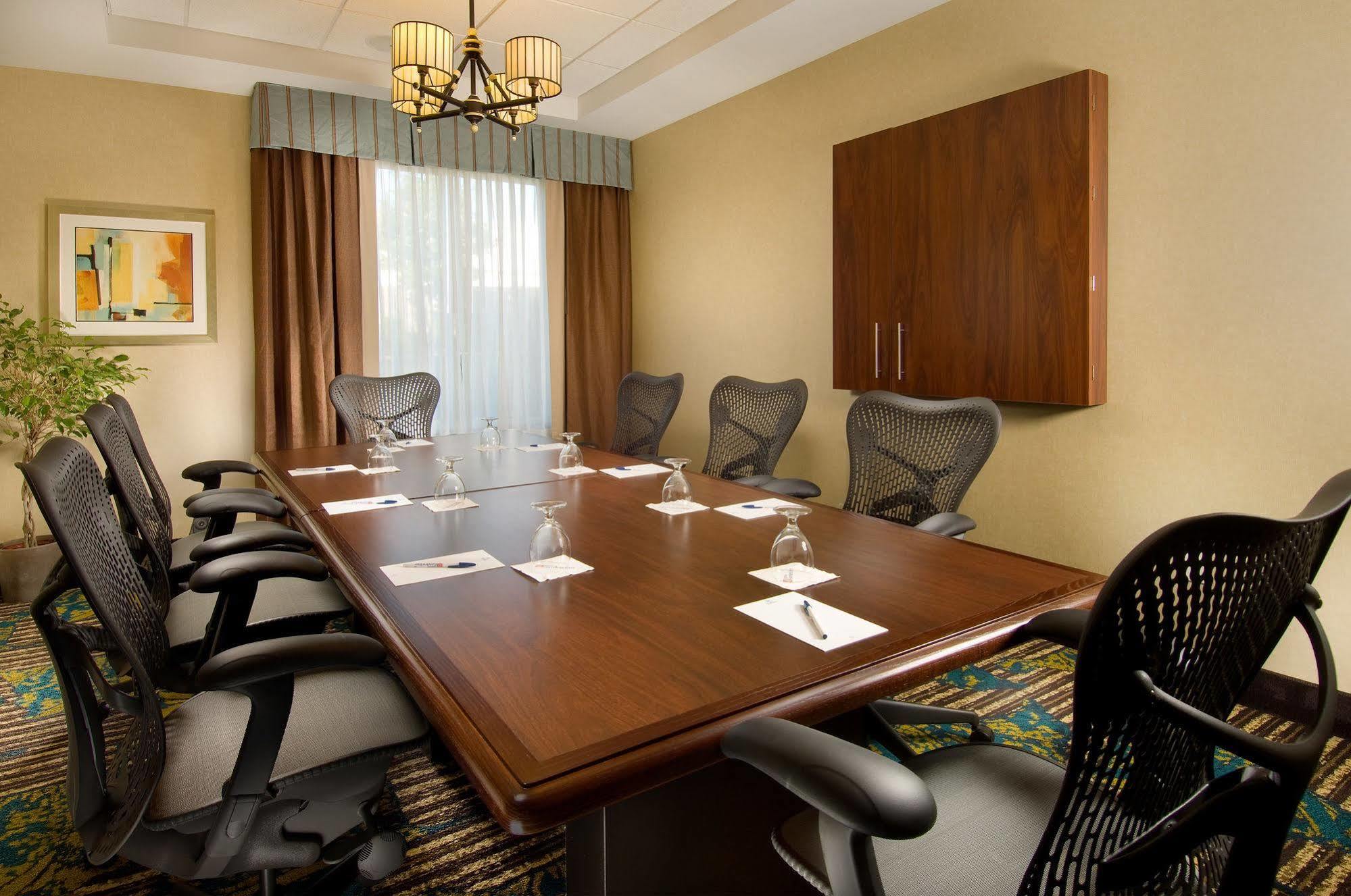 Hilton Garden Inn Silver Spring White Oak Buitenkant foto